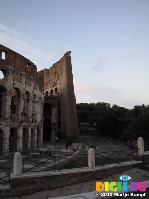 SX30292_A The Colosseum outer ring